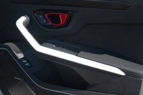 2025 Lamborghini Urus SE