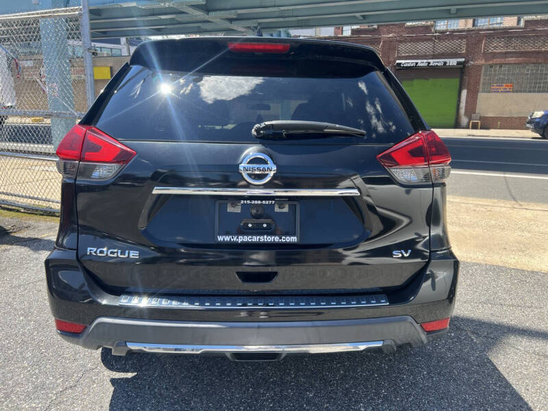 2018 Nissan Rogue SV