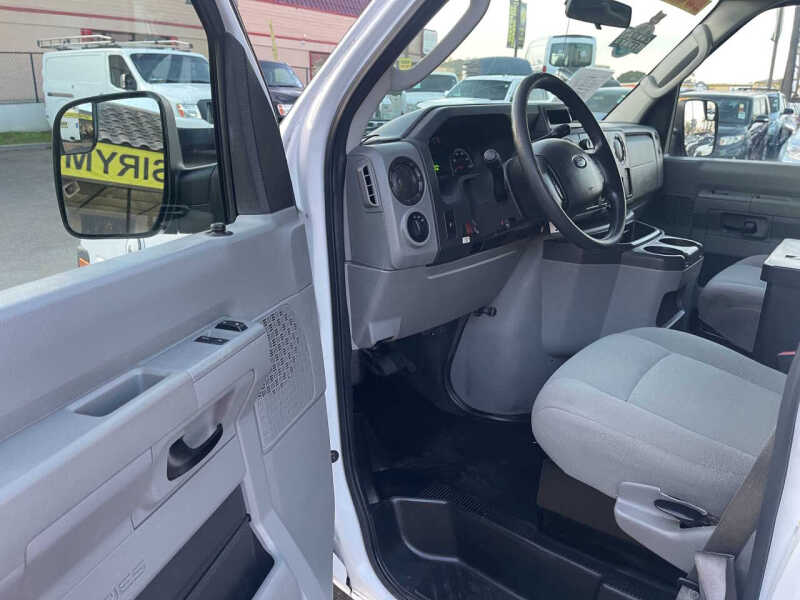 2013 Ford E-Series E-150