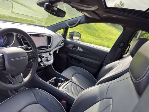 2027 Chrysler Pacifica Limited