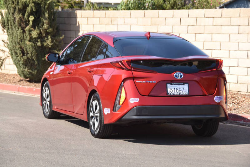 2019 Toyota Prius Prime Plus photo 17