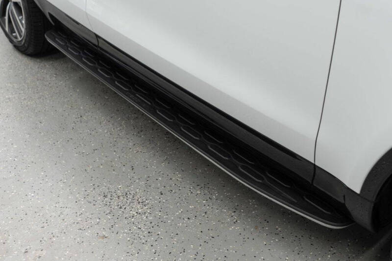 2024 Land Rover Discovery P300 Dynamic SE