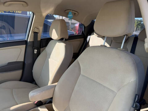 2013 Hyundai Accent GLS