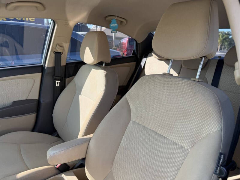 2013 Hyundai Accent GLS