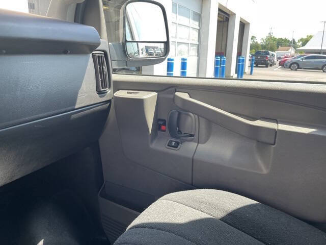 2023 Chevrolet Express 2500