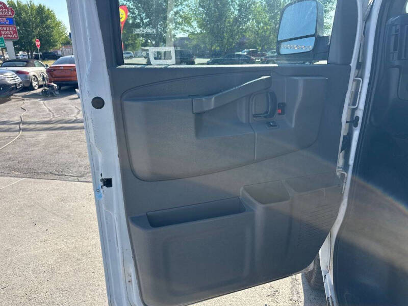 2017 Chevrolet Express LT 3500