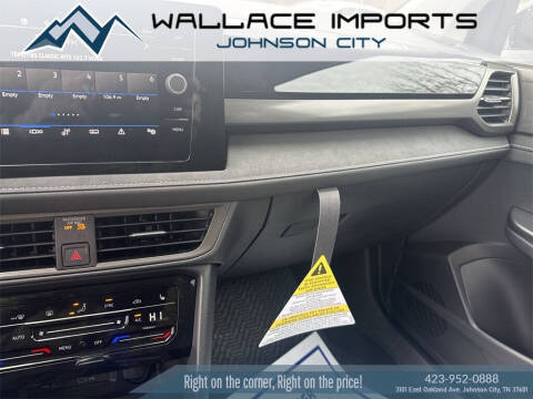 2026 Volkswagen Taos SE Black 4Motion