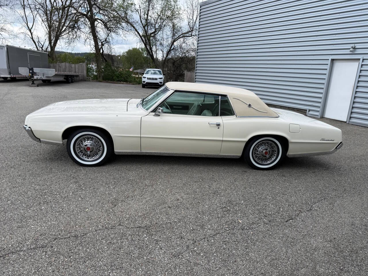 1967 Ford Thunderbird 89