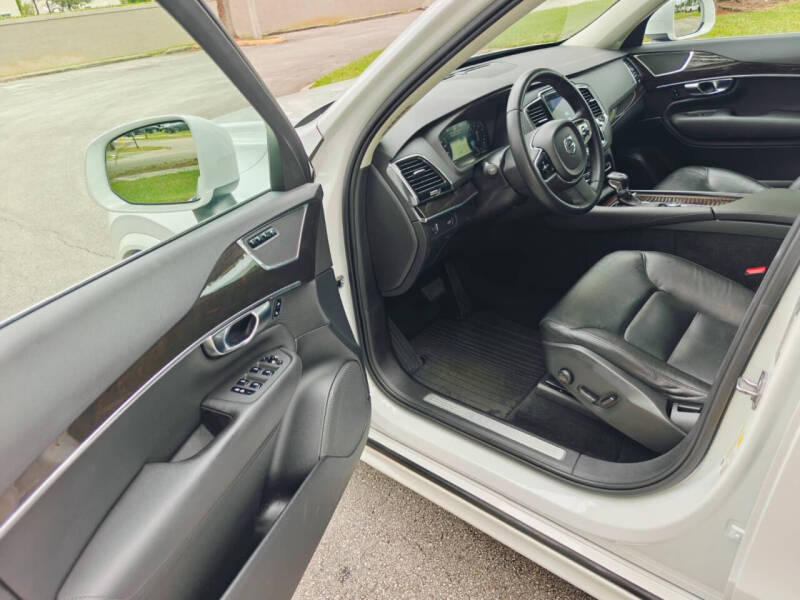 2018 Volvo XC90 T5 Momentum 7-Passenger