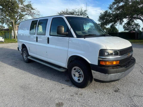 2022 Chevrolet Express 2500