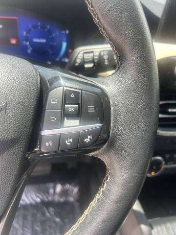 2022 Ford Escape Titanium