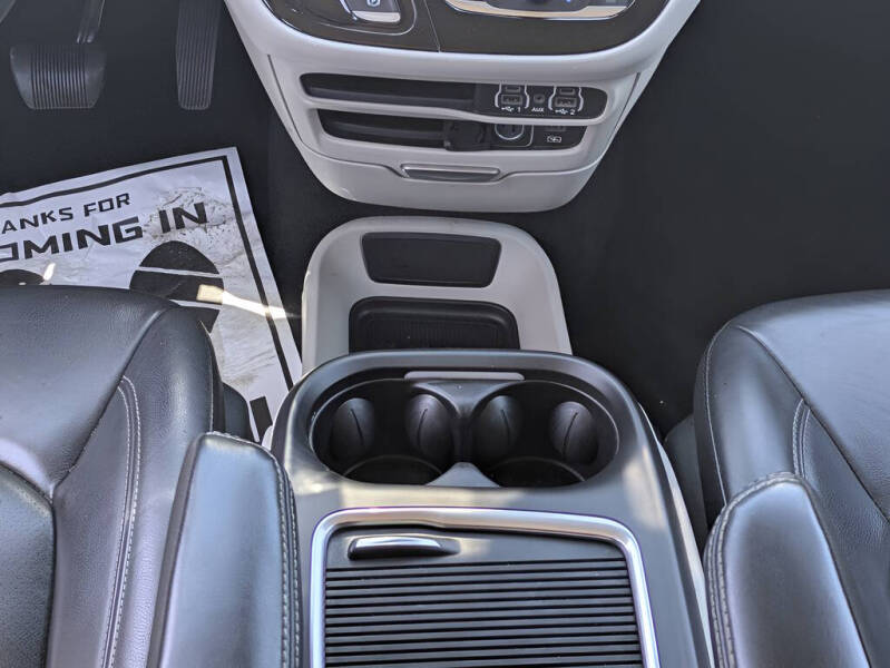 2022 Chrysler Pacifica Touring L