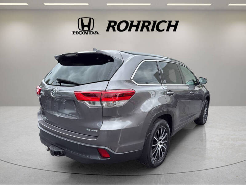 2017 Toyota Highlander SE