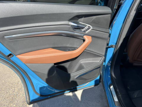 2019 Audi e-tron quattro Premium Plus