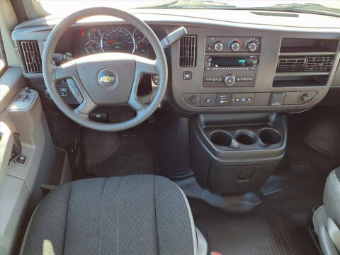 2025 Chevrolet Express 2500