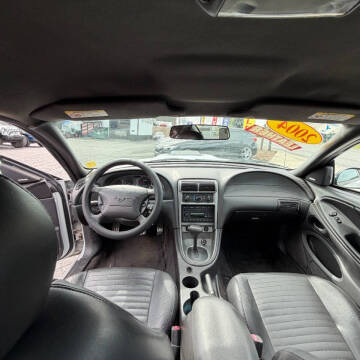 2004 Ford Mustang Mach 1 Premium