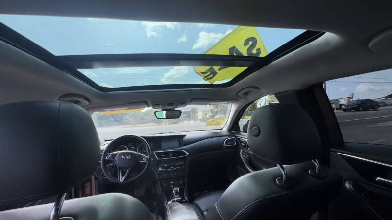 2018 Infiniti QX30 Premium