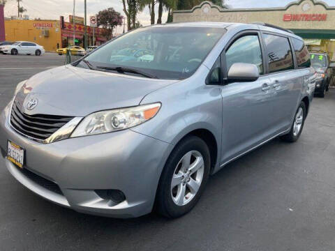 2014 Toyota Sienna for sale at La Mesa Auto Sales in Huntington Park CA