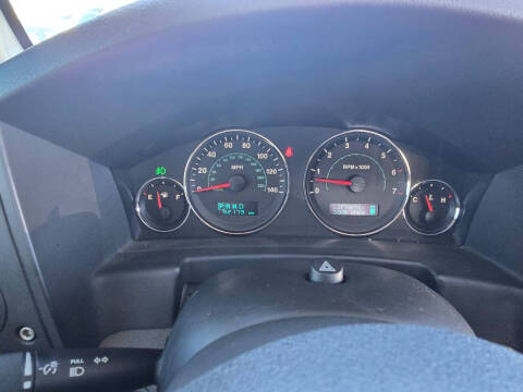 2007 Jeep Commander Sport