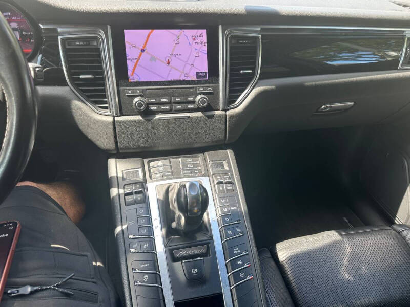 2017 Porsche Macan Turbo