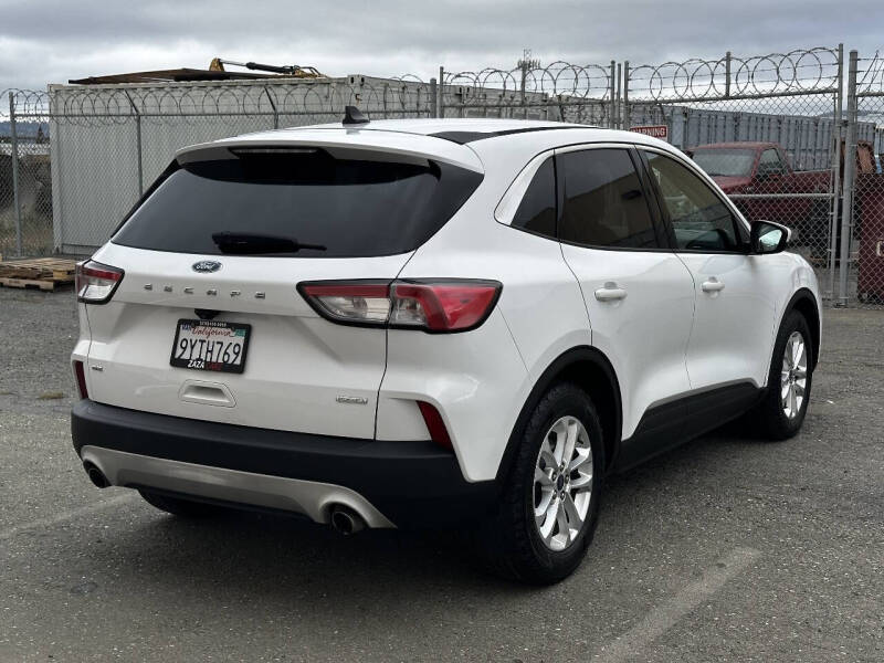 2020 Ford Escape SE
