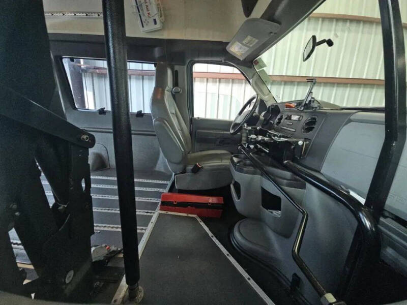 2014 Ford E-Series E-350 SD