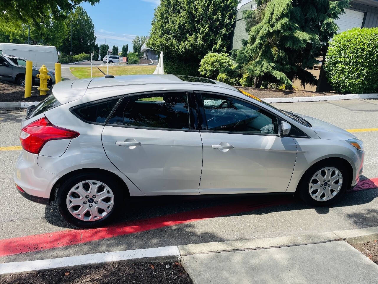 View vehicle photo 7