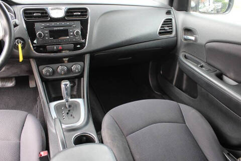 2013 Chrysler 200 Touring