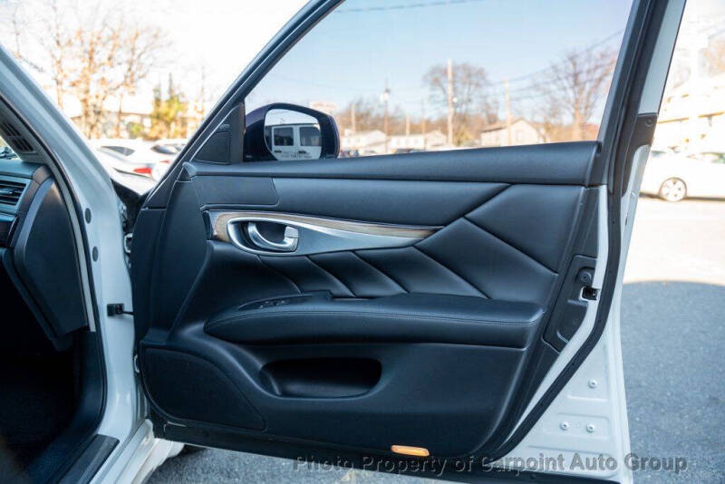 2015 Infiniti Q70L 3.7