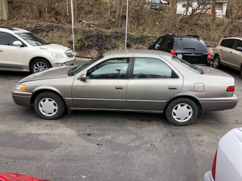 1999 Toyota Camry for sale at CHRIS AUTO SALES in Cincinnati OH