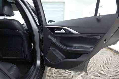 2017 Infiniti QX30 Premium