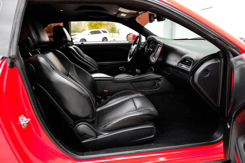 2022 Dodge Challenger SXT