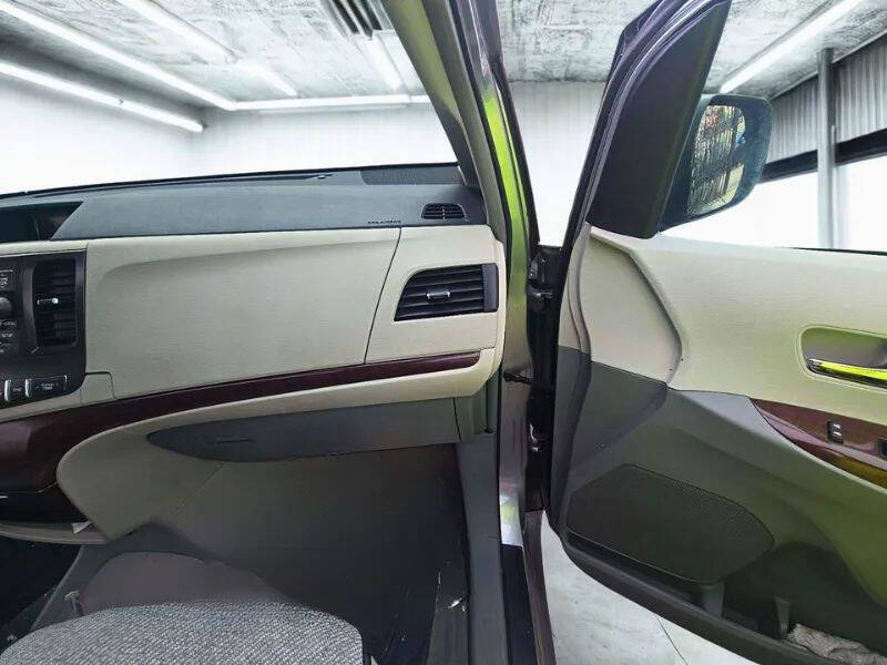 2011 Toyota Sienna