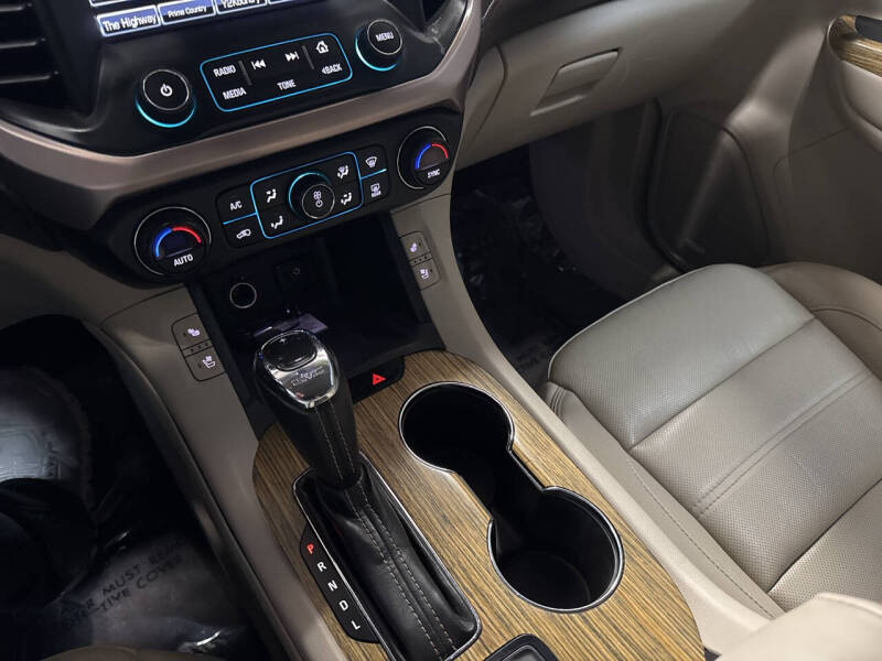 2017 GMC Acadia Denali