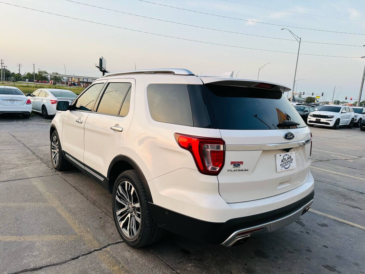 2016 Ford Explorer Platinum photo 12