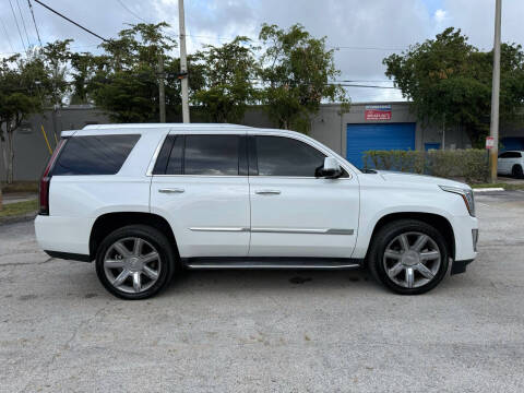 2016 Cadillac Escalade Luxury Collection