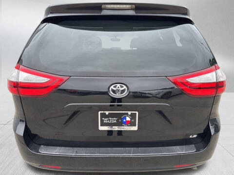 2016 Toyota Sienna