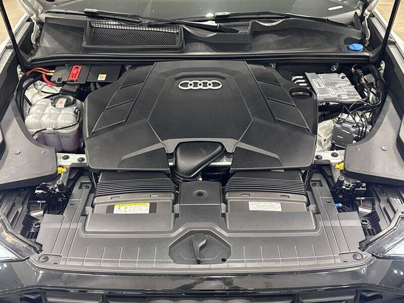 2023 Audi Q8 quattro Premium Plus 55 TFSI