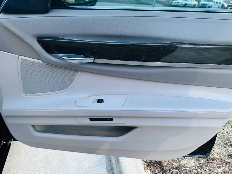 2012 BMW 7 Series 750Li xDrive