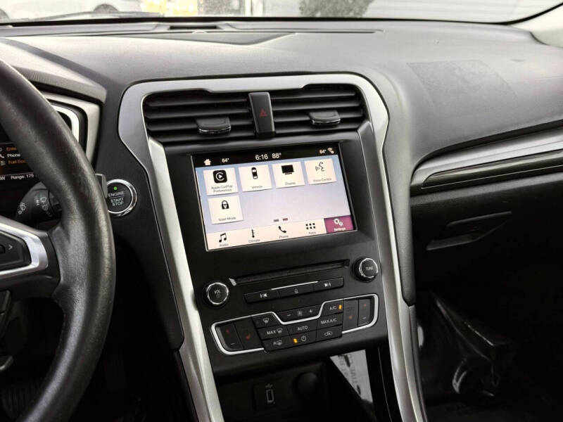 2018 Ford Fusion Hybrid SE