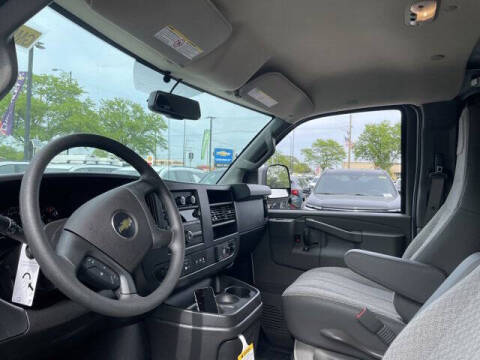 2025 Chevrolet Express 3500