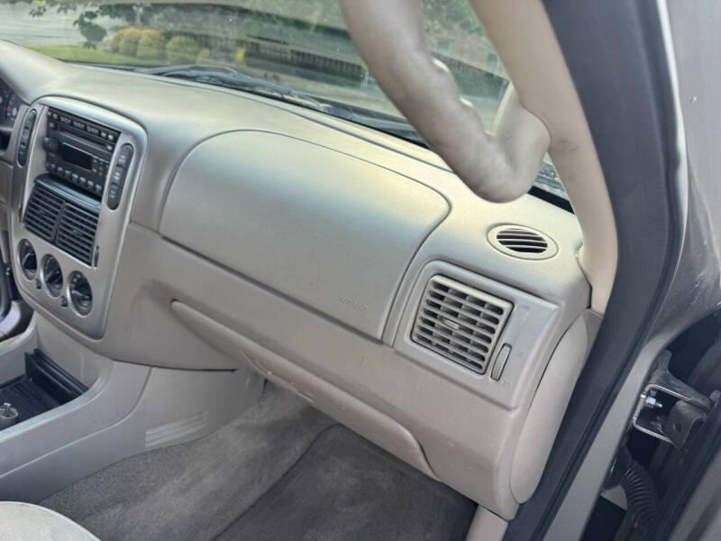 2005 Ford Explorer XLT