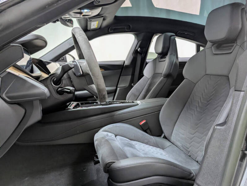 2023 Audi e-tron GT quattro Premium Plus