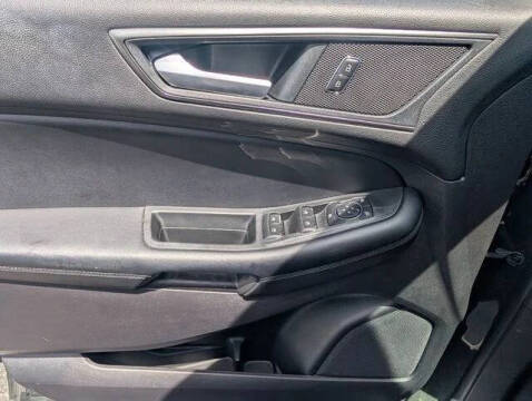2022 Ford Edge SE