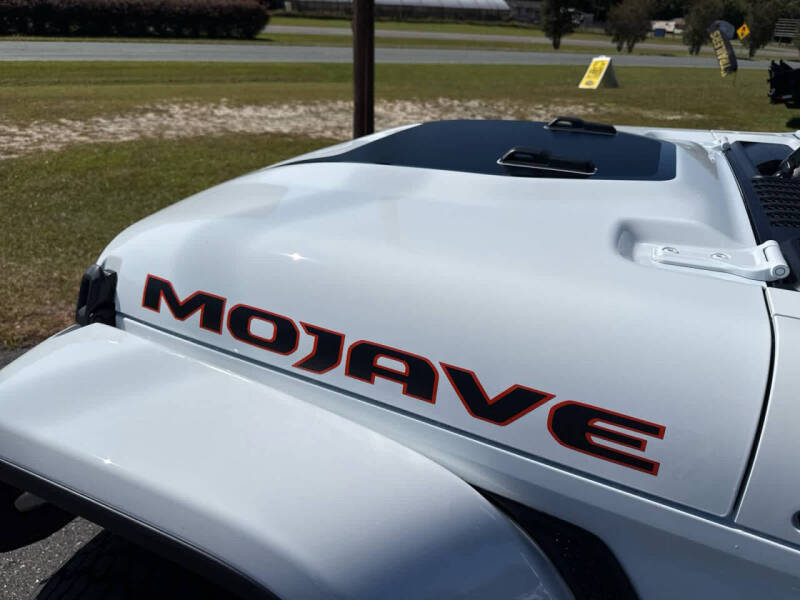 2025 Jeep Gladiator Mojave X