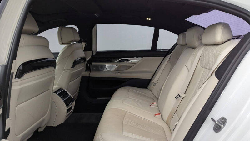 2017 BMW 7 Series 750i