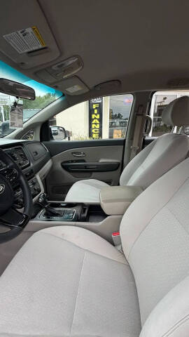 2016 Kia Sedona L