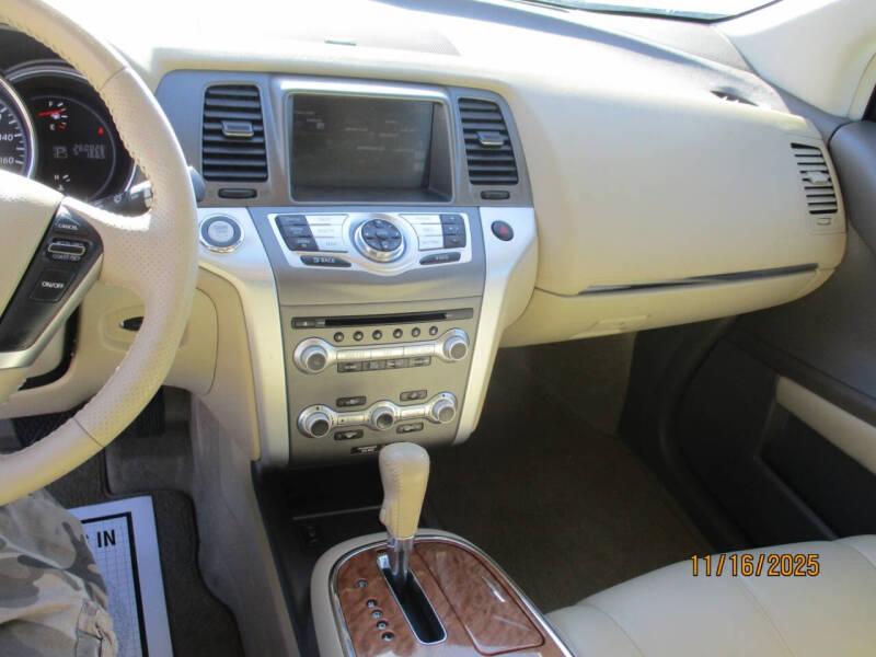 2011 Nissan Murano LE