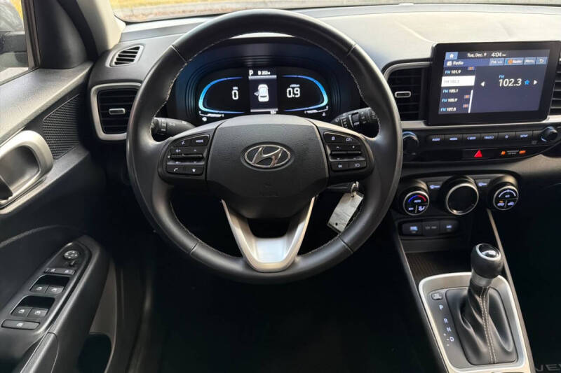 2023 Hyundai Venue SEL