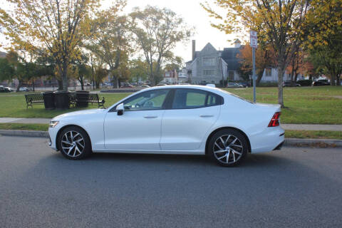 2020 Volvo S60 T5 Momentum